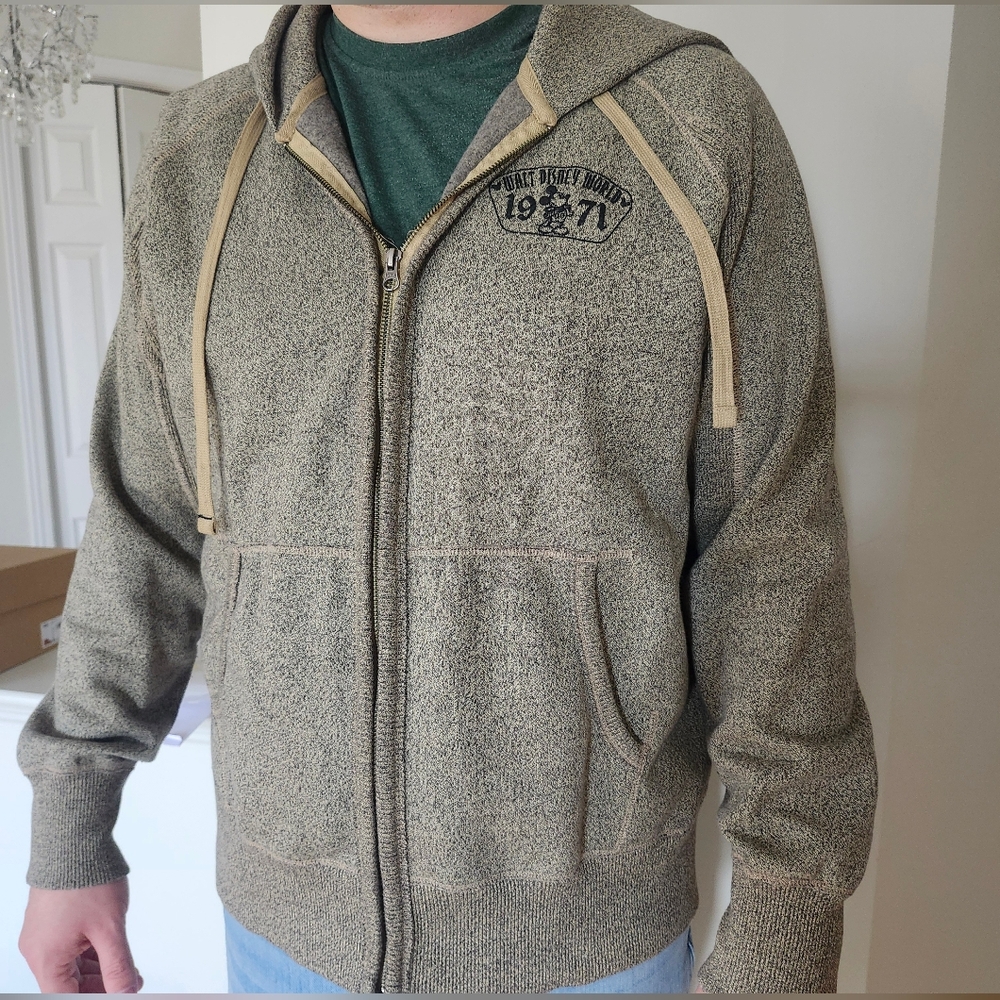 Walt Disney World Official Mens Hoodie Sweater